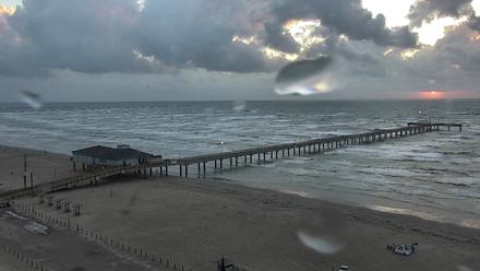 The Dunes - Port Aransas Live Beach Cam - Nov 24, 2025, 7:03am CST