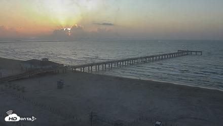 The Dunes - Port Aransas Live Beach Cam - Aug 31, 2026, 7:16am CDT