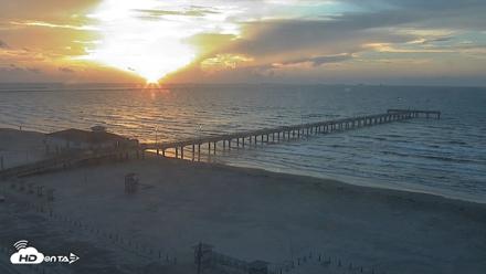 The Dunes - Port Aransas Live Beach Cam - Sep 4, 2026, 7:15am CDT
