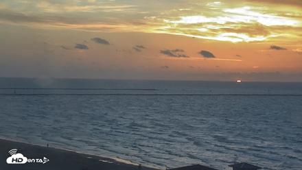 The Dunes - Port Aransas Live Beach Cam - Aug 19, 2026, 7:03am CDT