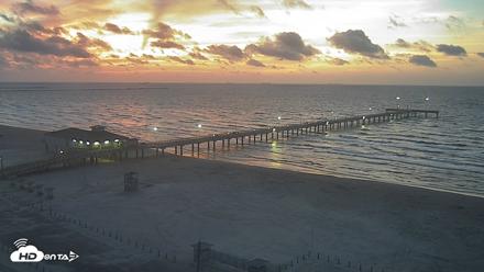 The Dunes - Port Aransas Live Beach Cam - Sep 2, 2026, 6:57am CDT