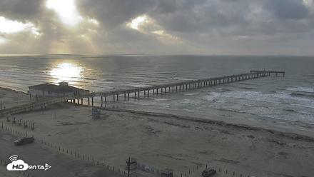 The Dunes - Port Aransas Live Beach Cam - May 10, 2026, 7:32am CDT