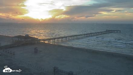 The Dunes - Port Aransas Live Beach Cam - Sep 4, 2026, 7:11am CDT