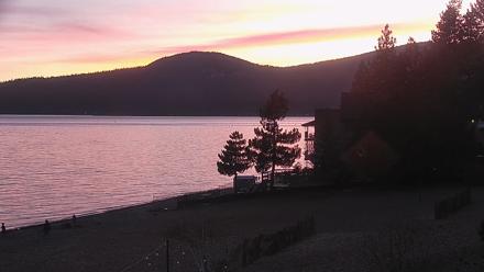 Kings Beach North Lake Tahoe Live Webcam - Mar 28, 2026, 7:35pm PDT