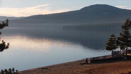 Kings Beach North Lake Tahoe Live Webcam - Jan 18, 2026, 4:03pm PST