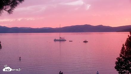 Kings Beach North Lake Tahoe Live Webcam - Oct 4, 2026, 6:40pm PDT