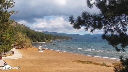 Kings Beach North Lake Tahoe Live Webcam - Sep 4, 2026, 4:11pm PDT
