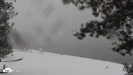 Kings Beach North Lake Tahoe Live Webcam - Apr 12, 2026, 7:40pm PDT