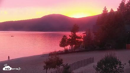 Kings Beach North Lake Tahoe Live Webcam - Oct 4, 2026, 6:40pm PDT