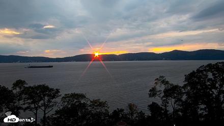 Hudson River Live Webcam - Oct 2, 2026, 6:25pm EDT
