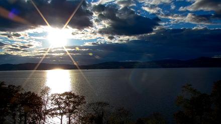 Hudson River Live Webcam - Oct 24, 2025, 5:08pm EDT