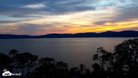 Hudson River Live Webcam - Aug 19, 2026, 7:44pm EDT