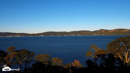 Hudson River Live Webcam - Oct 6, 2026, 8:00am EDT