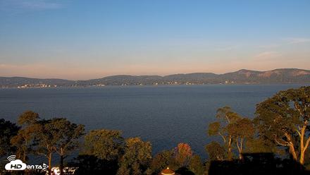 Hudson River Live Webcam - Oct 2, 2026, 8:20am EDT