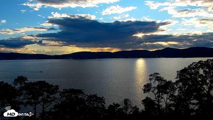 Hudson River Live Webcam - Aug 25, 2026, 7:00pm EDT