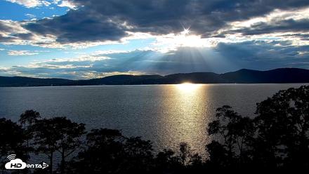 Hudson River Live Webcam - Aug 25, 2026, 6:39pm EDT