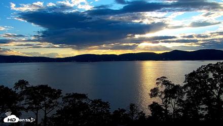 Hudson River Live Webcam - Aug 25, 2026, 7:05pm EDT