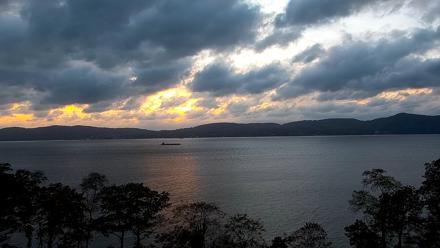 Hudson River Live Webcam - Oct 19, 2025, 6:08pm EDT