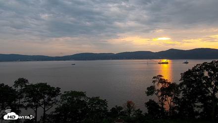 Hudson River Live Webcam - Aug 10, 2026, 7:23pm EDT