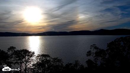 Hudson River Live Webcam - Oct 9, 2026, 5:30pm EDT