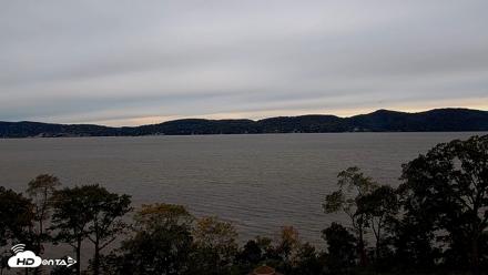 Hudson River Live Webcam - Oct 17, 2026, 9:35am EDT