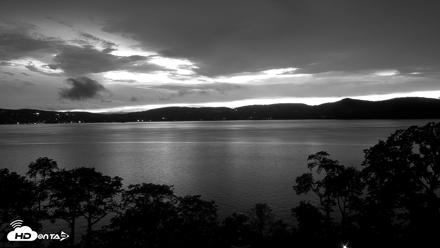 Hudson River Live Webcam - Aug 7, 2026, 8:25pm EDT