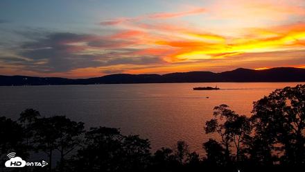 Hudson River Live Webcam - Aug 19, 2026, 8:03pm EDT