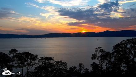 Hudson River Live Webcam - Sep 9, 2026, 7:04pm EDT