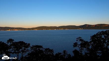 Hudson River Live Webcam - Aug 25, 2026, 6:42am EDT