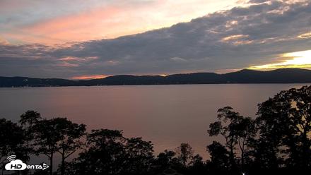 Hudson River Live Webcam - Aug 17, 2026, 8:10pm EDT