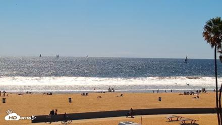 Venice Beach Live Surf Cam - Apr 11, 2026, 2:58pm PDT
