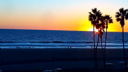 Venice Beach Live Surf Cam - Oct 15, 2025, 6:19pm PDT