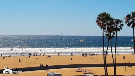 Venice Beach Live Surf Cam - Apr 11, 2026, 2:47pm PDT