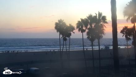 Venice Beach Live Surf Cam - Aug 29, 2026, 7:34pm PDT