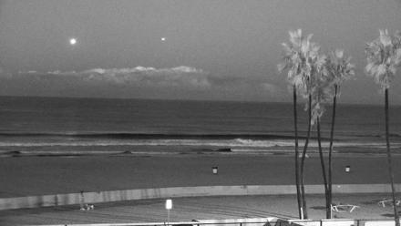 Venice Beach Live Surf Cam - Oct 15, 2025, 6:18am PDT