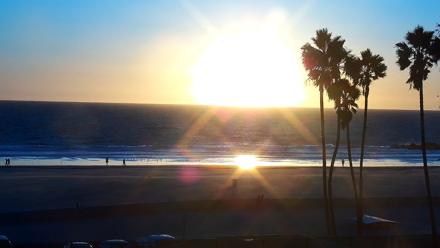 Venice Beach Live Surf Cam - Oct 22, 2025, 6:01pm PDT