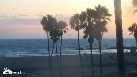 Venice Beach Live Surf Cam - Aug 5, 2026, 8:01pm PDT