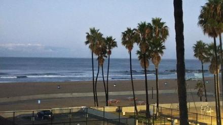 Venice Beach Live Surf Cam - Oct 15, 2025, 6:26am PDT