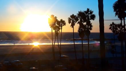 Venice Beach Live Surf Cam - Oct 22, 2025, 6:01pm PDT