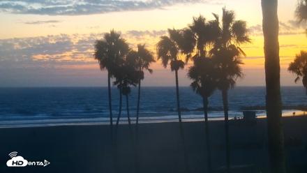 Venice Beach Live Surf Cam - Aug 30, 2026, 7:49pm PDT
