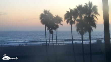 Venice Beach Live Surf Cam - Aug 26, 2026, 7:44pm PDT