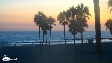 Venice Beach Live Surf Cam - Aug 21, 2026, 7:58pm PDT