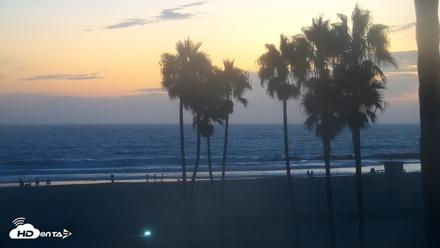 Venice Beach Live Surf Cam - Aug 29, 2026, 7:48pm PDT