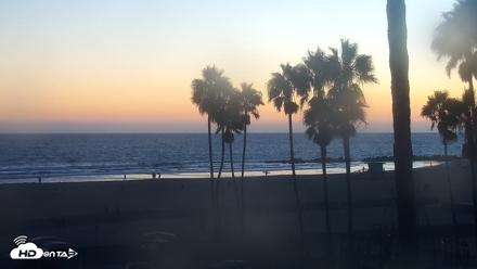 Venice Beach Live Surf Cam - Sep 3, 2026, 7:27pm PDT