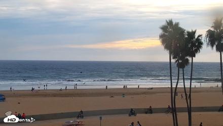Venice Beach Roaming Live Surf Cam - Oct 10, 2026, 3:57pm PDT