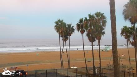 Venice Beach Roaming Live Surf Cam - Oct 9, 2026, 6:44am PDT