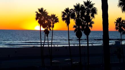 Venice Beach Live Surf Cam - Oct 17, 2025, 6:18pm PDT