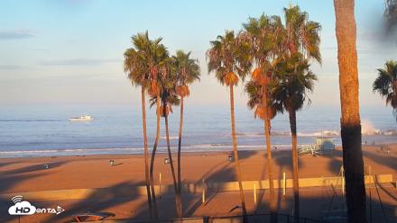 Venice Beach Live Surf Cam - Sep 9, 2026, 7:04am PDT