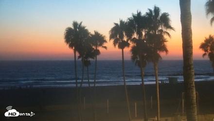 Venice Beach Live Surf Cam - Aug 22, 2026, 8:10pm PDT