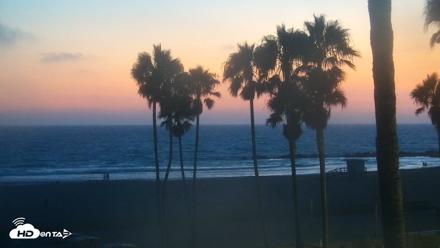 Venice Beach Live Surf Cam - Aug 7, 2026, 8:19pm PDT
